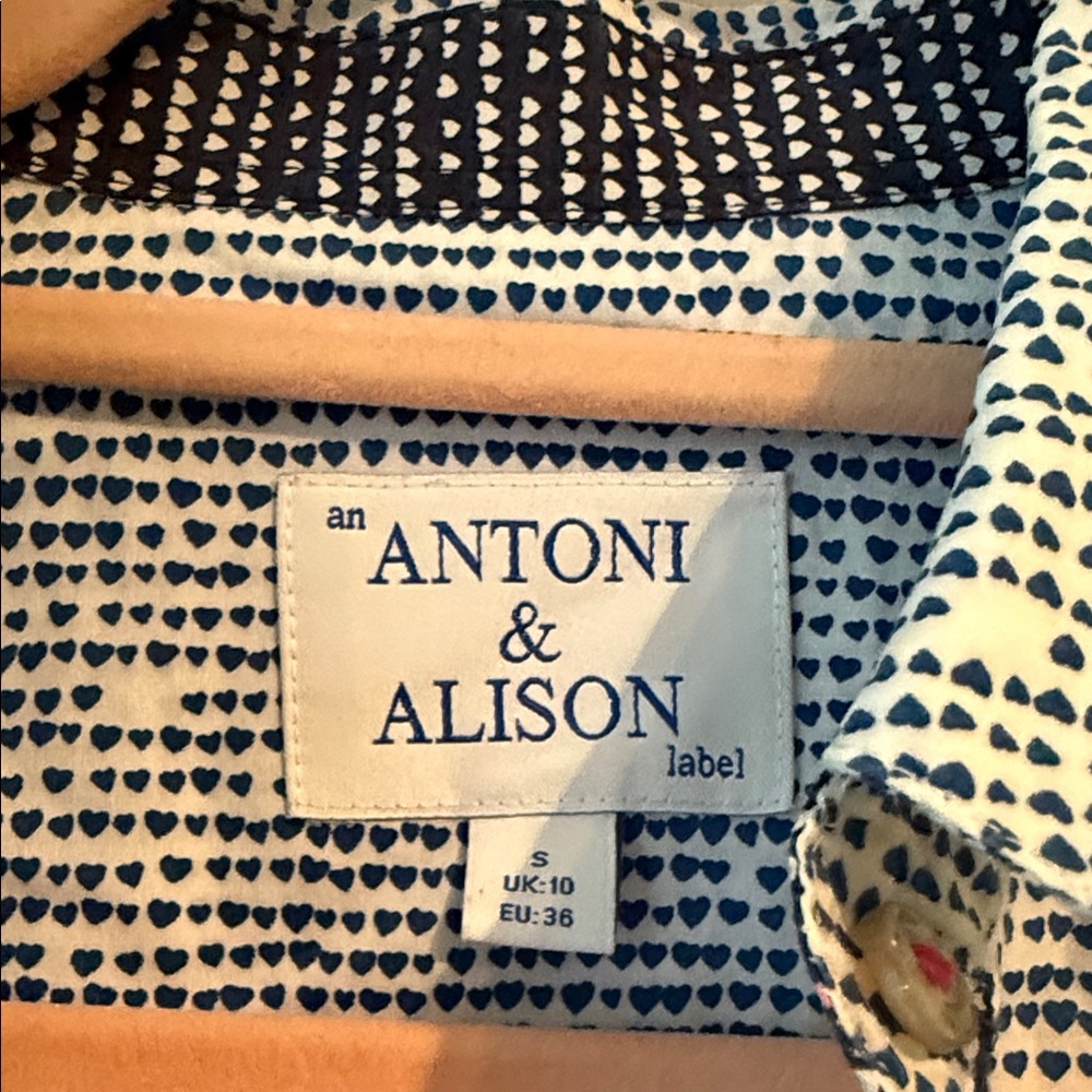 Antoni & Alison Label Heart Button Down Shirt Sz Small 100 % Cotton View 2